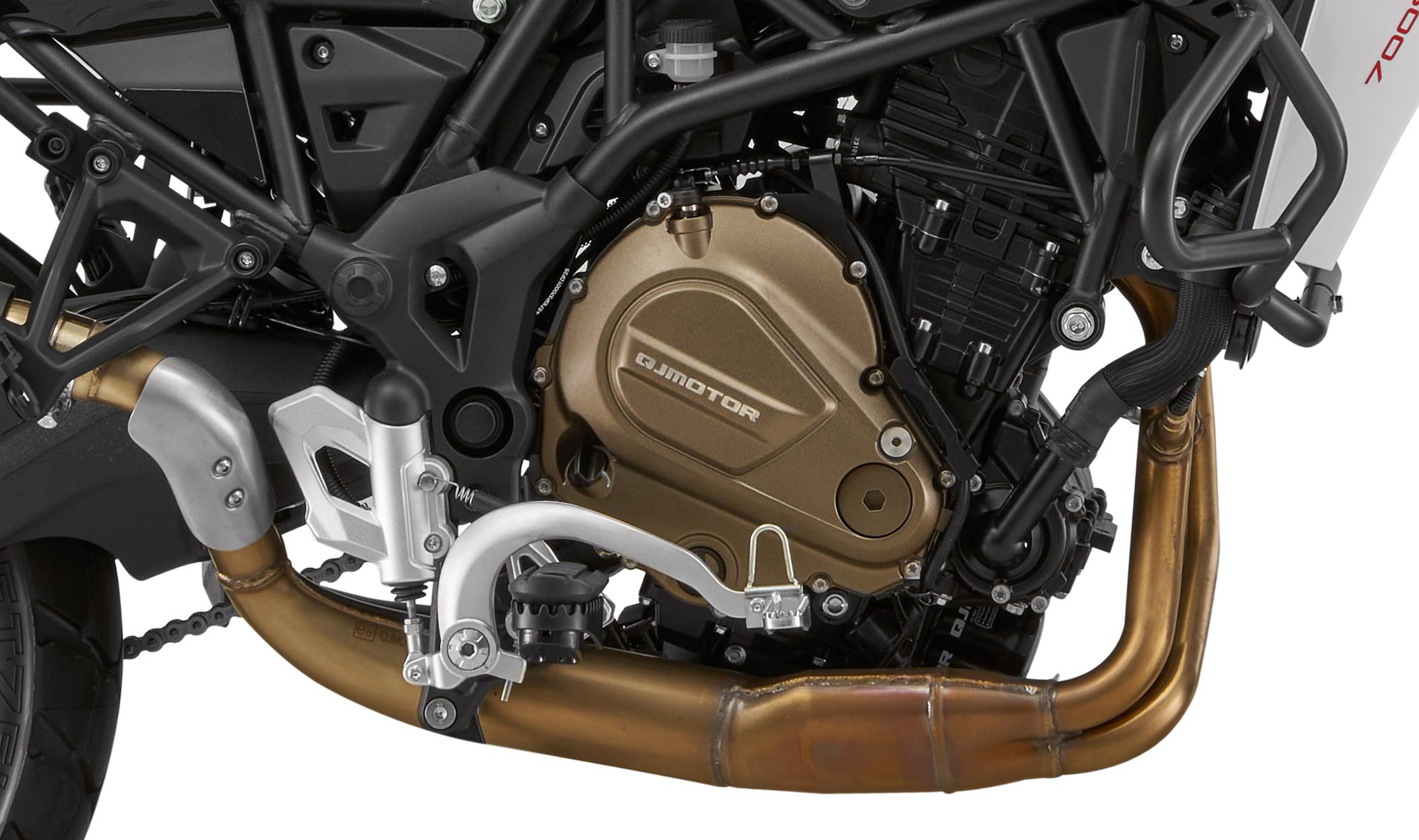698 kubikk tosylindret motor